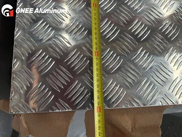 Aluminium Sheet Checker Plate 5052 5083 Marine Grade Embossed Five Bars Aluminium Sheet Checker Plate 5052 5083 Marine Grade Embossed Five Bars